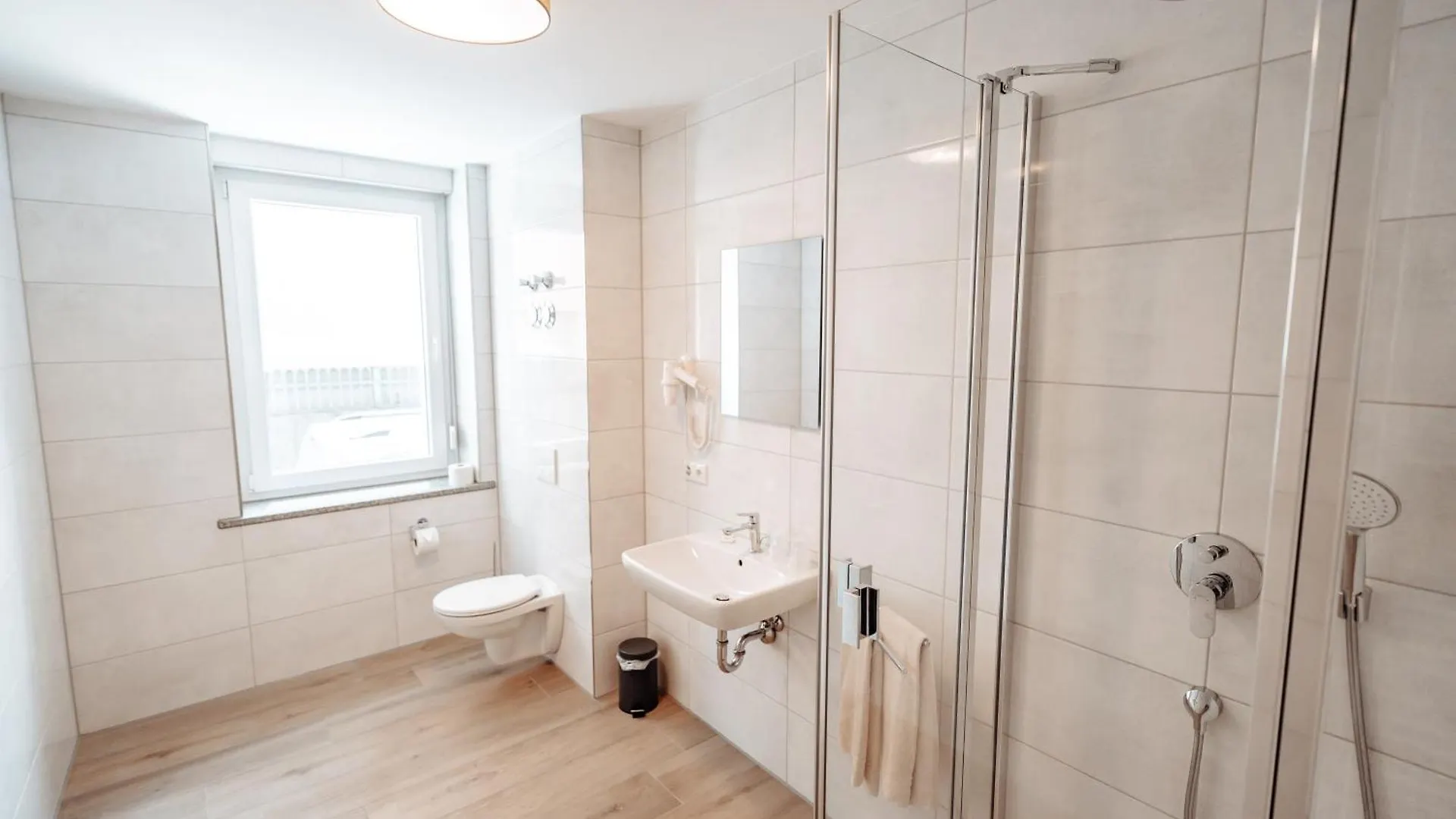 Boardinghouse Victory Apart otel Augsburg Almanya