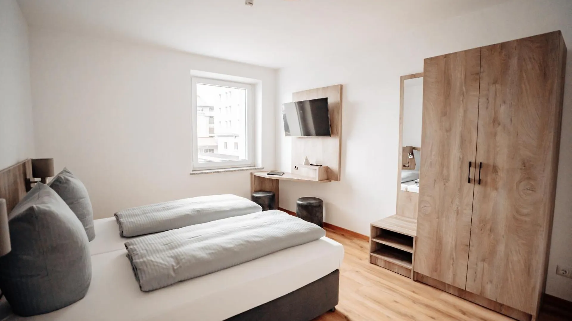 Boardinghouse Victory Apart otel Augsburg Almanya